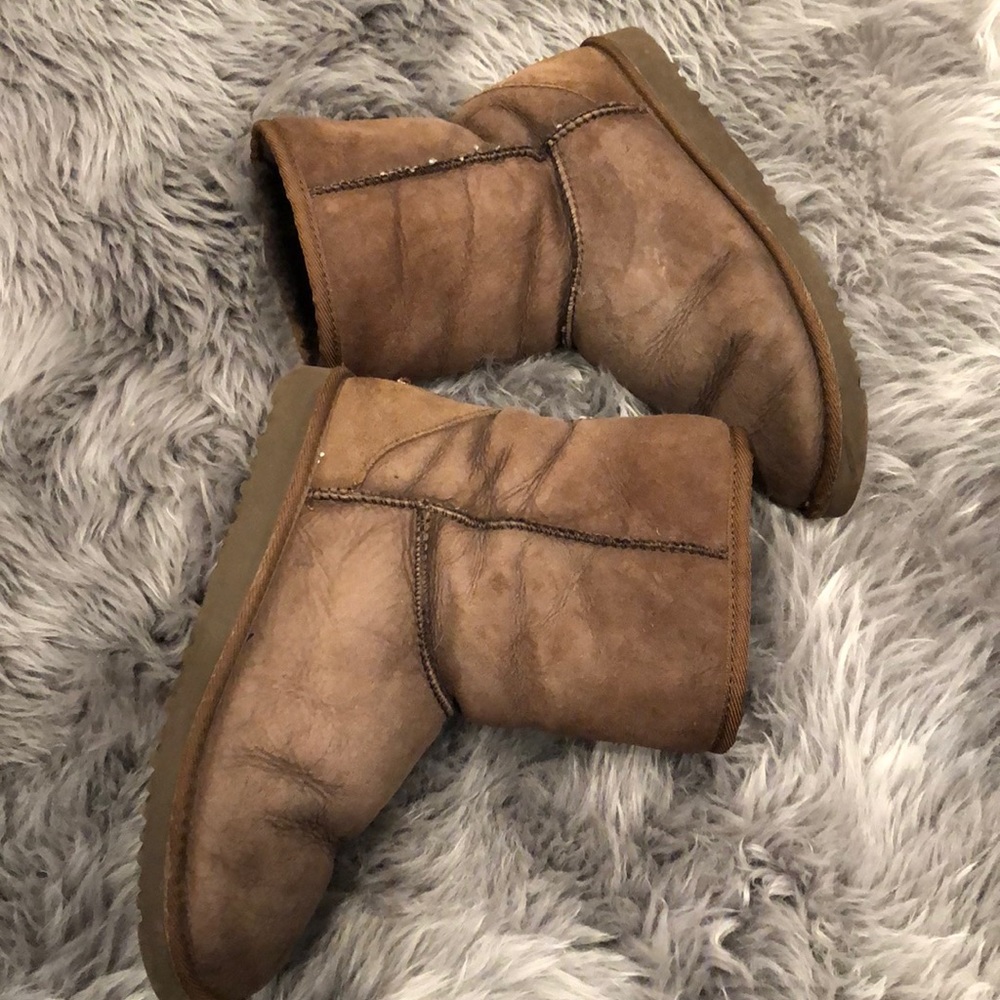 UGG Classic Boot - Picture 7 of 8